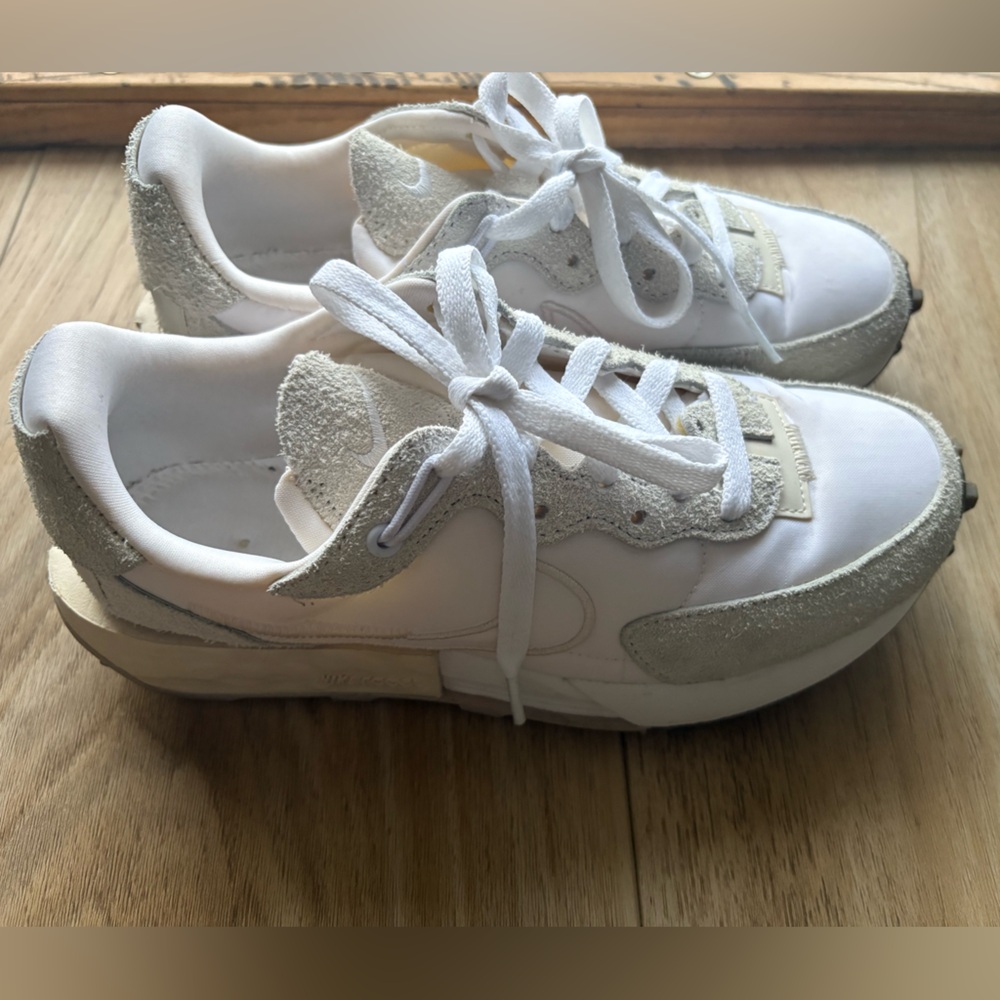 Nike - Women’s Fontanka Waffle Sneakers - Size 6.5 - White - Worn 2 times - Picture 9 of 10
